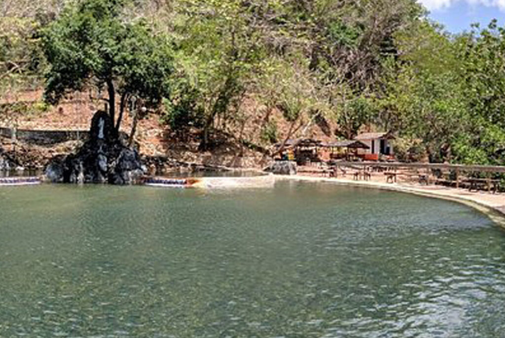 Maquinit Hotspring Coron